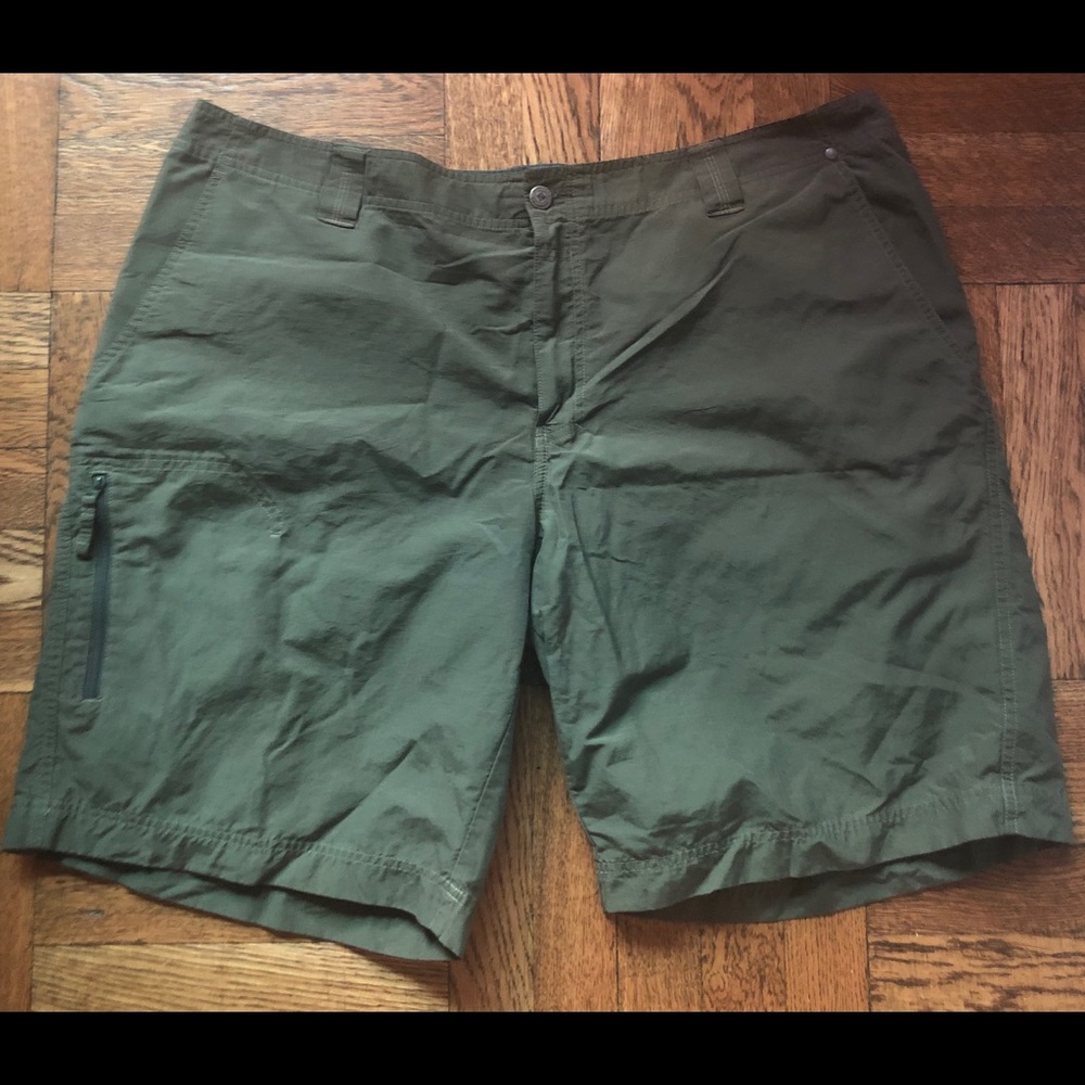 Columbia 42” x 11” Omni Shade Shorts